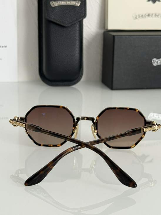 Picture of Chrome Hearts Sunglasses _SKUfw73376303fw